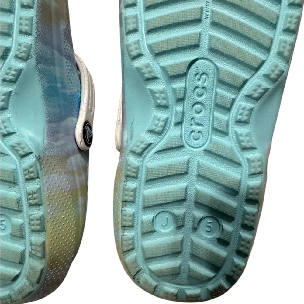 CROCS these kids